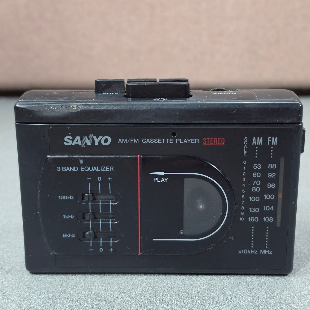 Sanyo Cassette Player M GR78 AM/FM Radio Equalizer- READ- AS IS